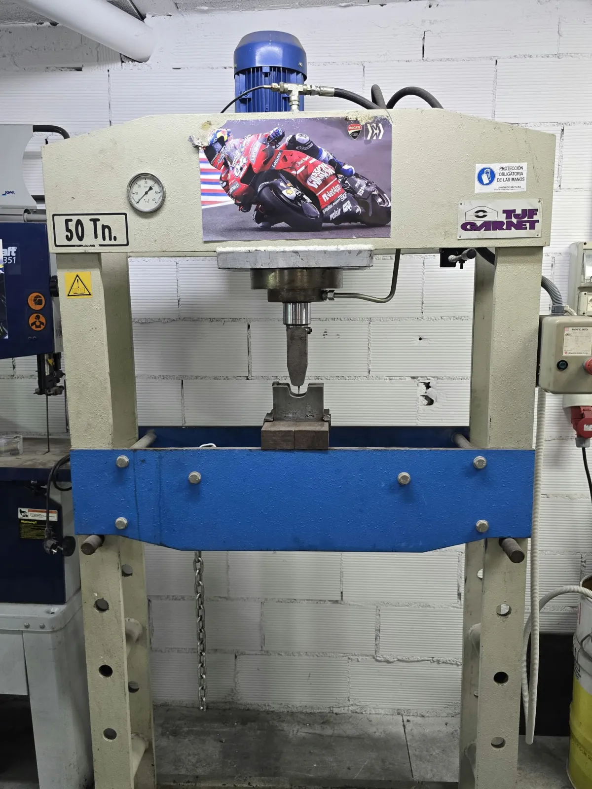 50-ton hydraulic press for forming and assembly